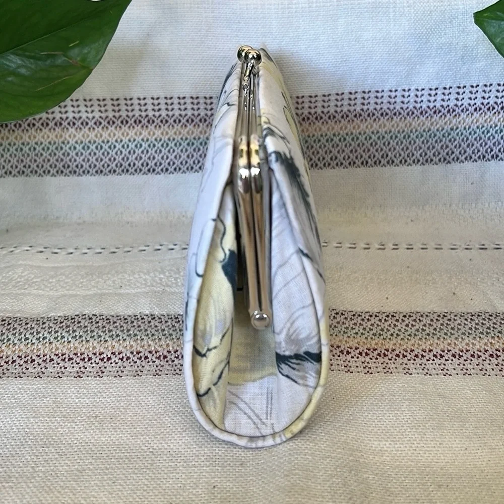 Floral Artistic Hard-Bodied Rectangular Women’s Kiss-Lock Daytime/Evening Clutch